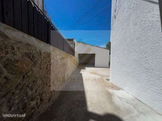 ​Moradia T3 Restaurada no Centro de Escapães-45