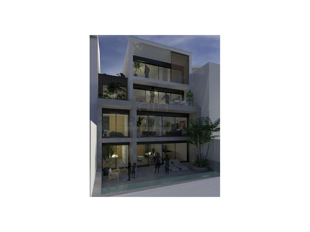 Moradia T5 Nova com Piscina em Loures-23