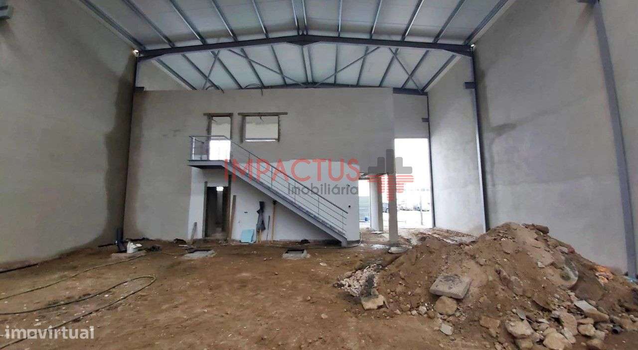 Armazém em Zona Industrial - Grande imagem: 3/3