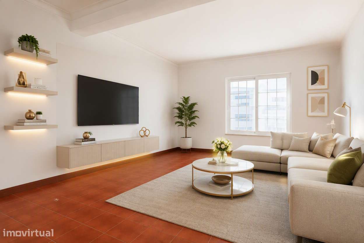 Apartamento T3 Duplex para remodelar em Alverca-1