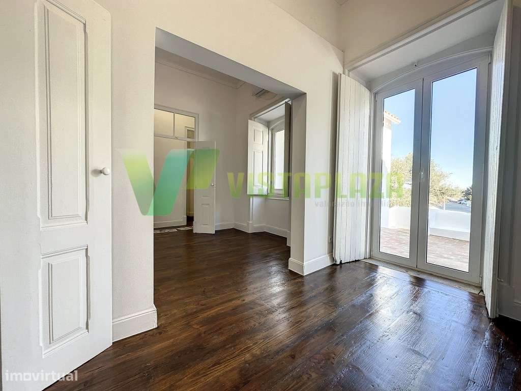 Moradia Geminada T2+2 Remodelada com Garagem, Espaço Exterior e Exc...-16