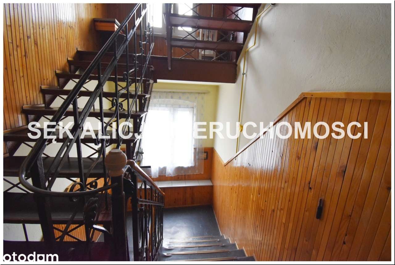 Kamienica z dużym parkingiem i ogrodem-15