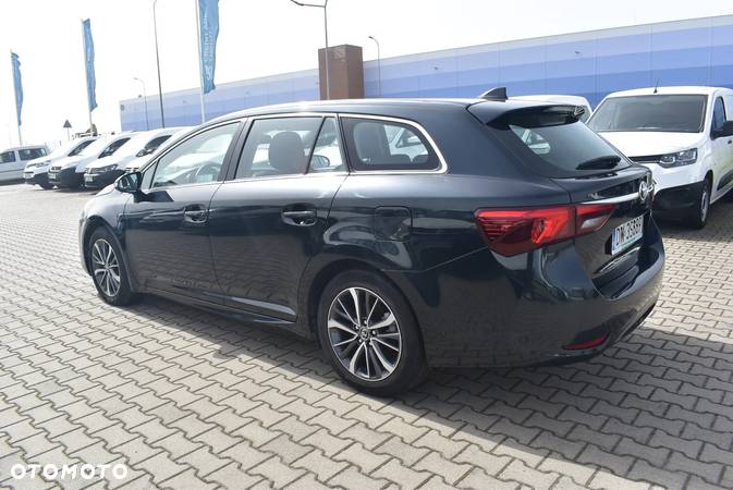 Toyota Avensis 2.0 D-4D Premium - 9