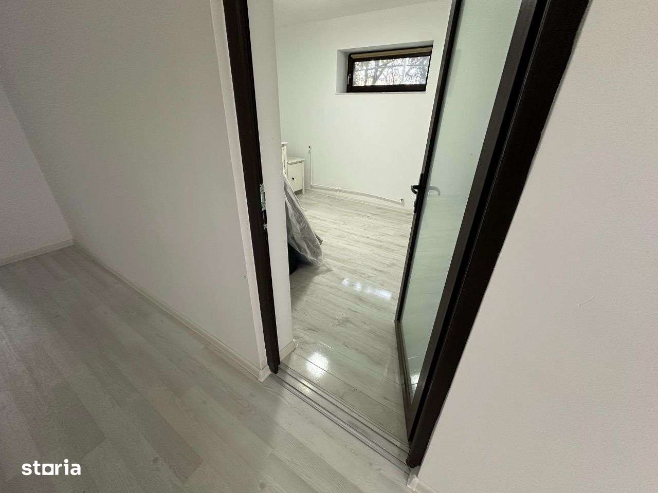 Apartament 4 camere Demisol Înalt - Imagine principală: 4/7