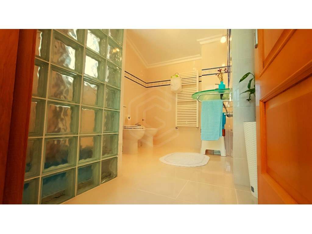 M ORADIA T3 COM PISCINA COBERTA , QUINTAL E 2 GARAGENS, BELMONTE, B...-48