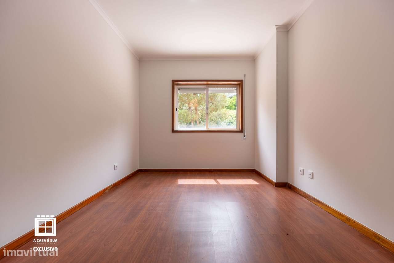 Apartamento T2+1 renovado c/excelente terraço em Oliveira do Douro-22