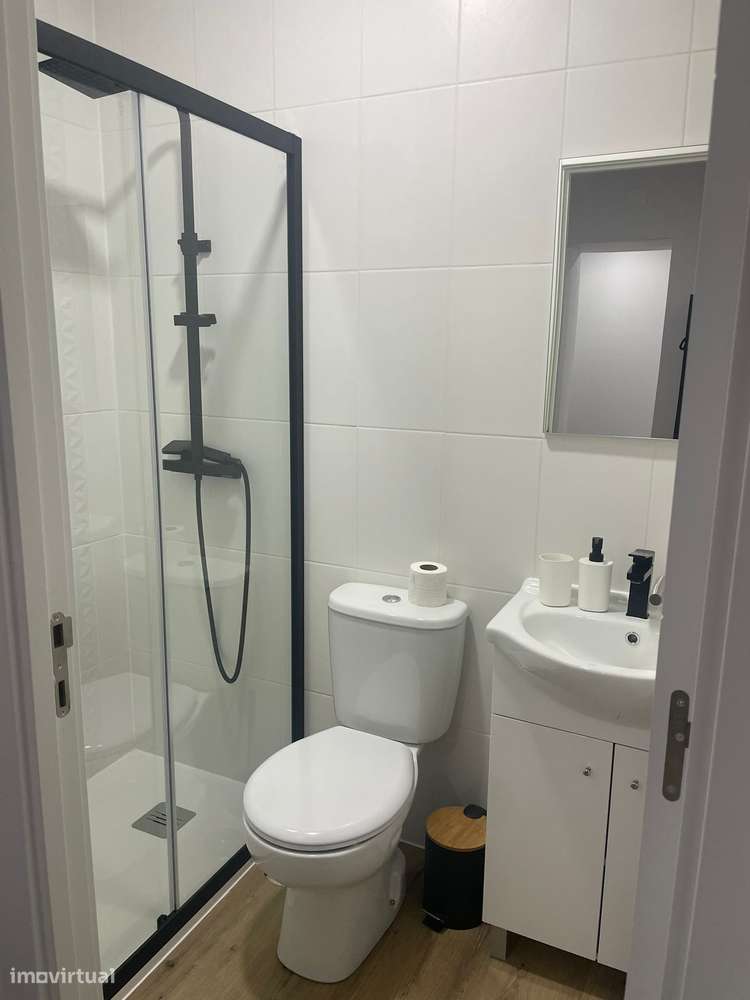 Quarto para menina integrado numa moradia espaçosa - Grande imagem: 5/6