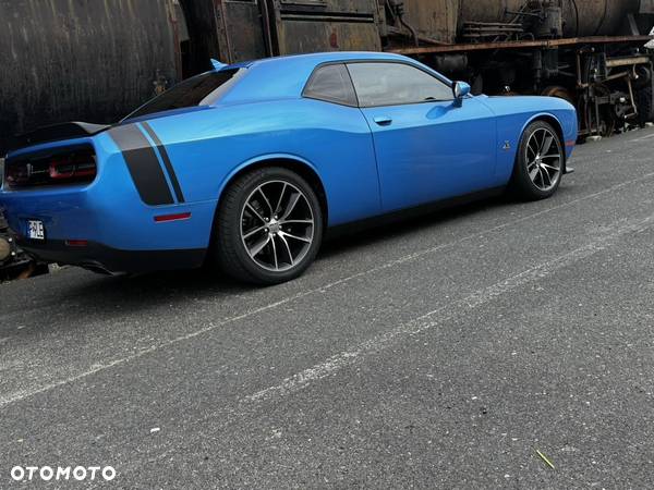 Dodge Challenger 6.4 Scat Pack - 12