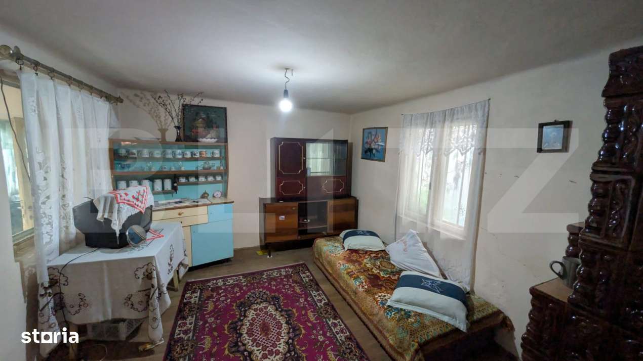 Bucsani 80mp, teren 2540mp casa de renovat - Imagine principală: 4/11