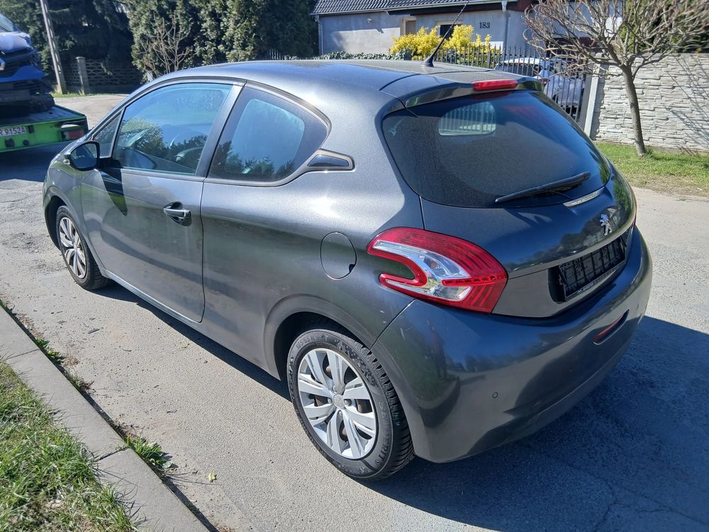 Peugeot 208 I PureTech 82 Style 2014