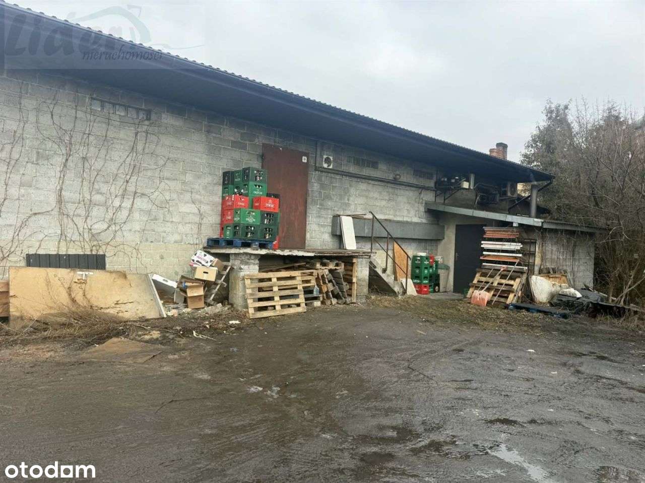 Sklep w centrum Konopnicy koło Urzędu Gminy-6