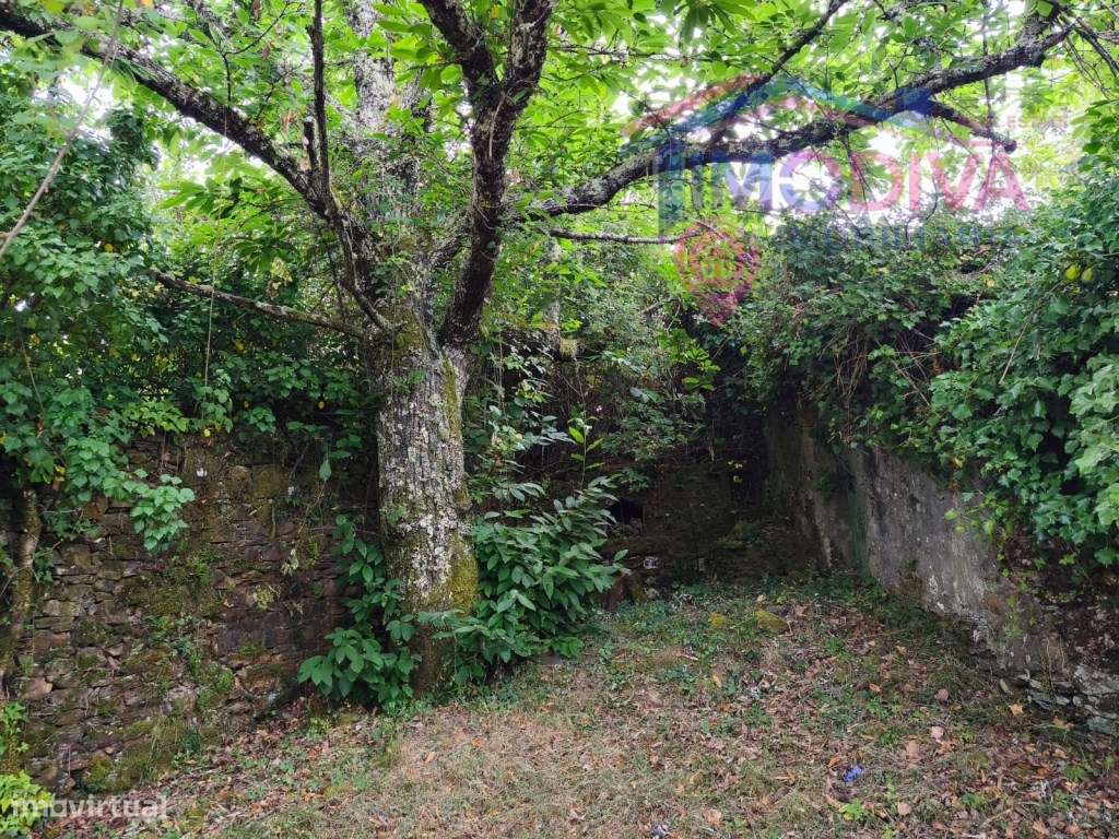 Moradia com terreno em Castanheira de Pera-27