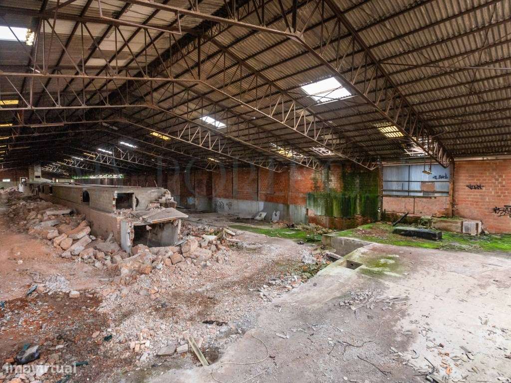 Terreno para Construção de 32.500 m² com Viabilidade Turística e In...-16