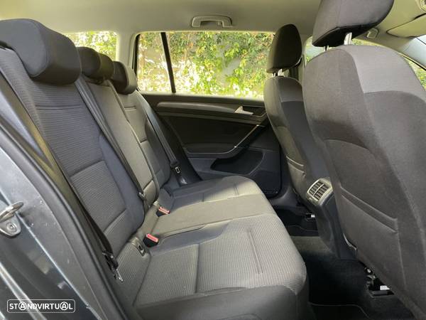 VW Golf Variant 1.6 TDi Highline DSG - 15