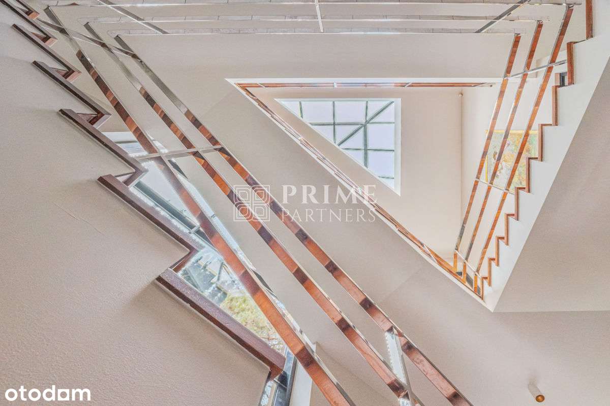 Reprezentacyjna rezydencja z basenem-12