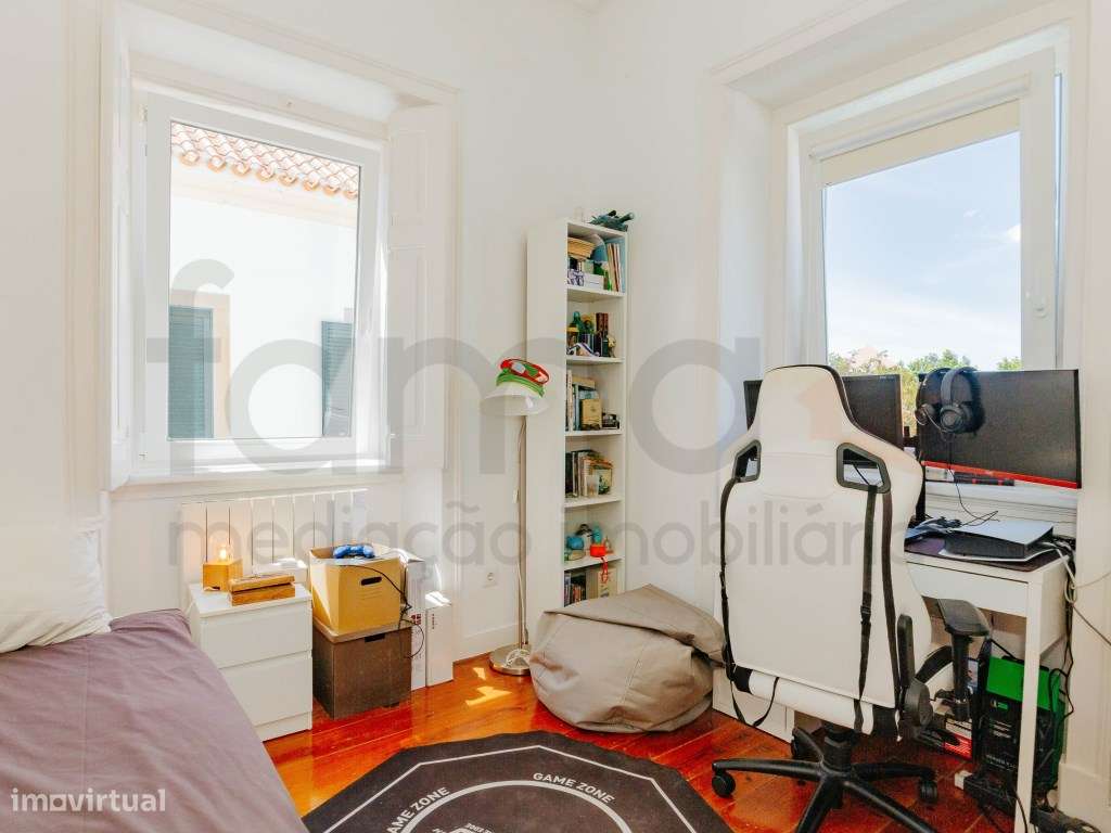 Moradia Bifamiliar T10 com Piscina e Elevada Rentabilidade - Parede...-39
