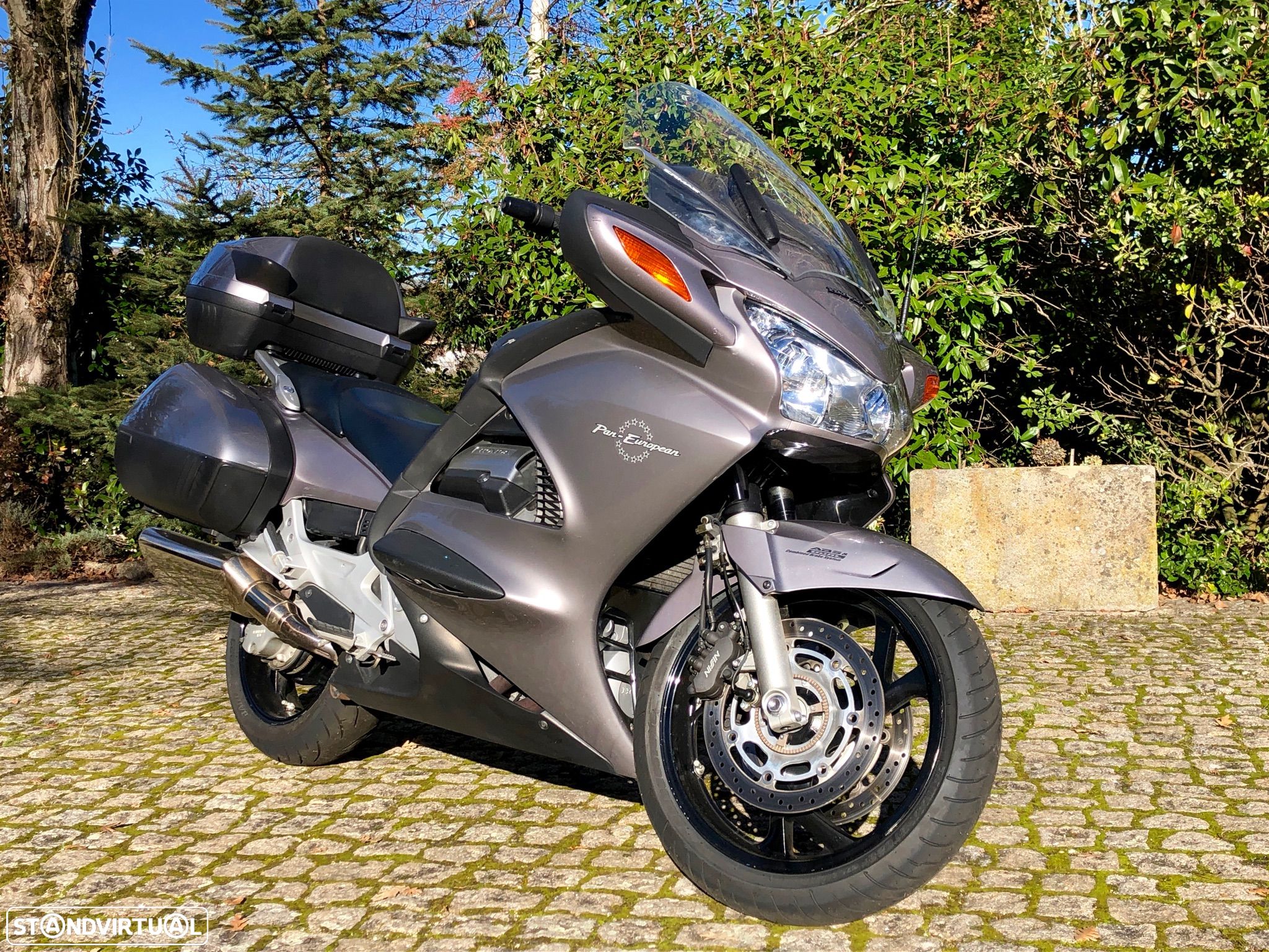 Honda Pan European ST 1300 PAN-EUROPEAN - 1