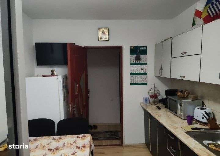 Apartament 3 camere confort 1 decomandat, zona Radu Negru. Mobilat. - Imagine principală: 4/8
