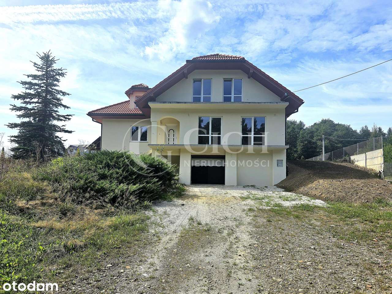 Przestronny dom w malowniczej okolicy.-7