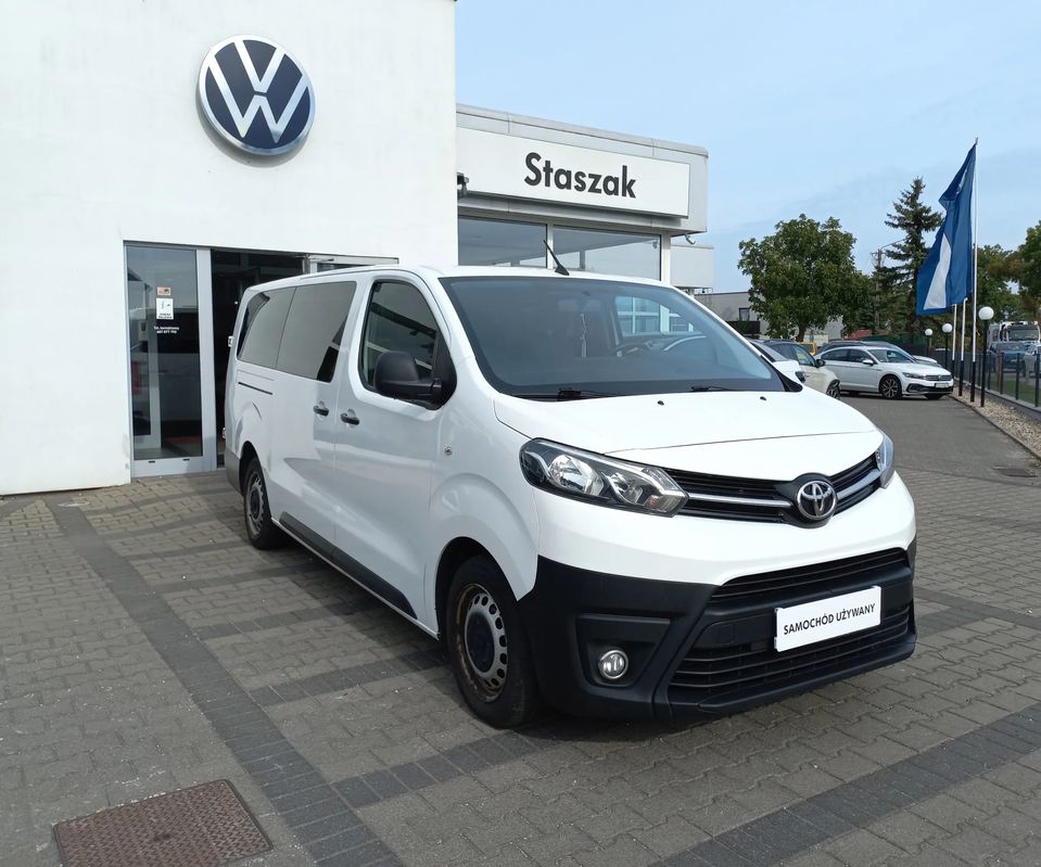 Staszak toyota proace