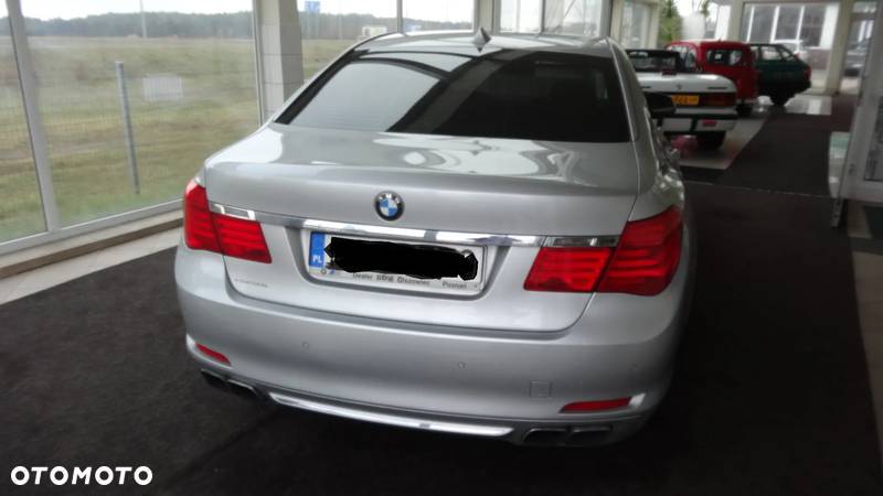 BMW Seria 7 740i - 2