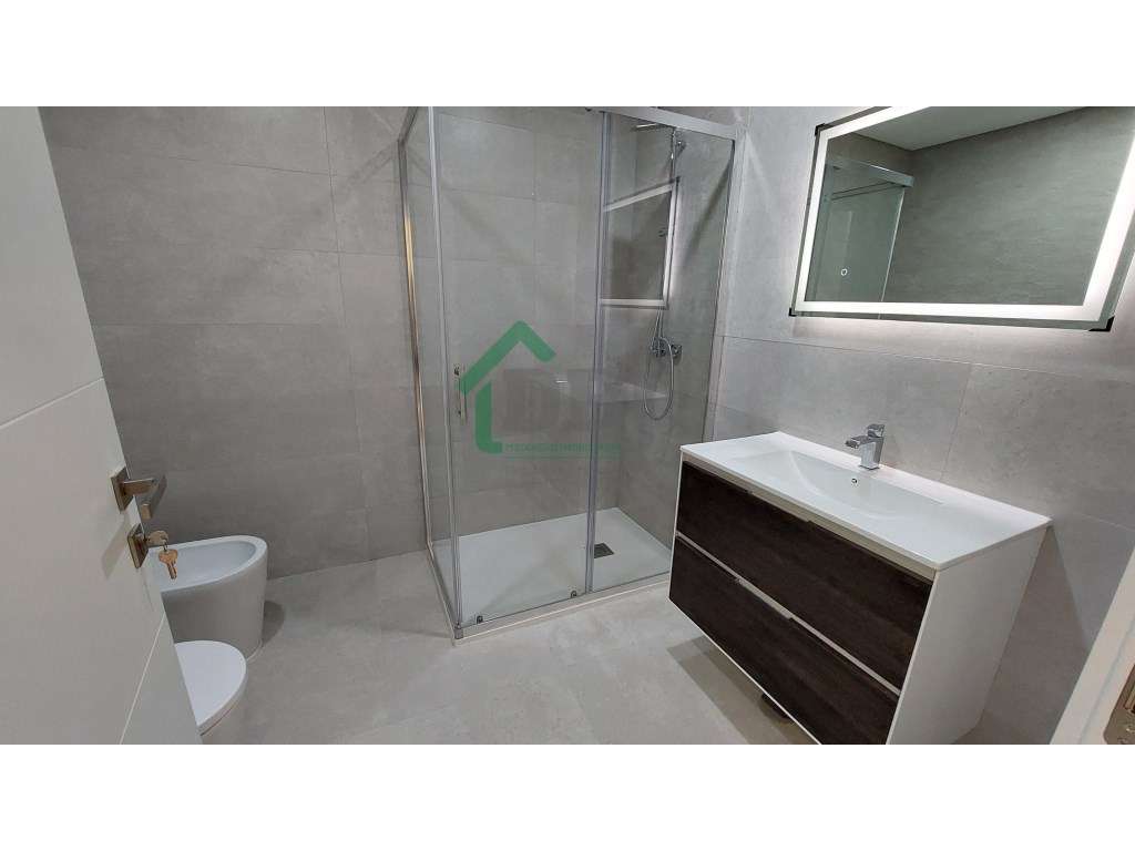 FABULOSO T2 DUPLEX NOVO - Boas áreas, 2 Suites!-9