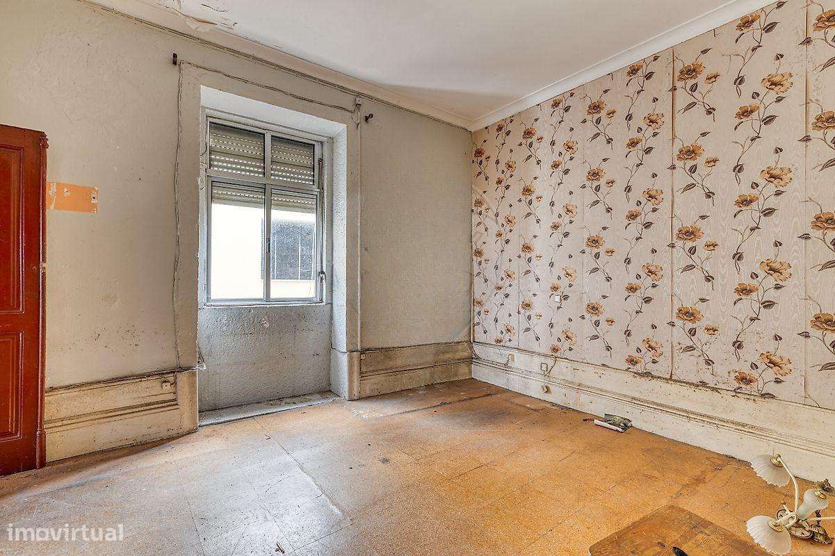 Moradia de 3 Pisos para Renovar Candal-5
