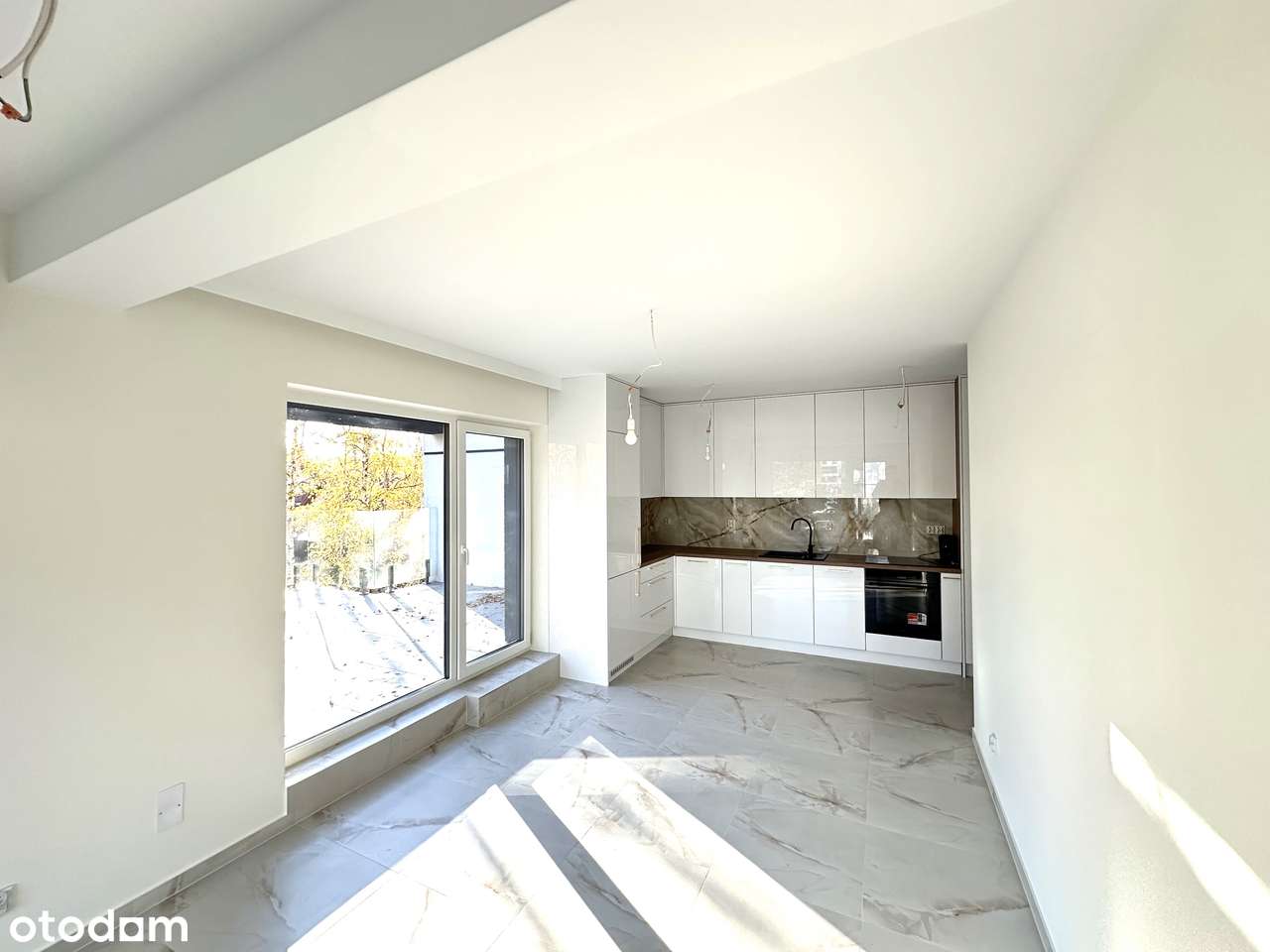 Wykończone 2 pokoje | Taras 22 m2 | Nowoczesne Osiedle |Tereny zielone-0