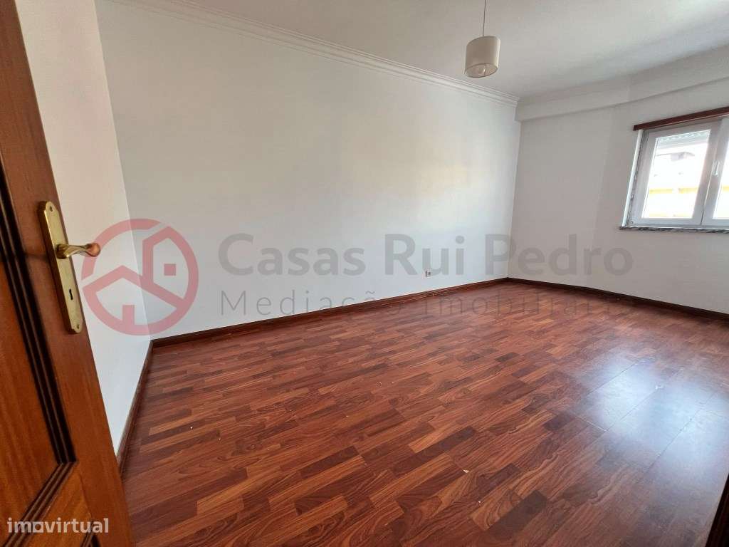 Apartamento T3 com garagem e arrecadação em Santa Marta do Pinhal, ...-29