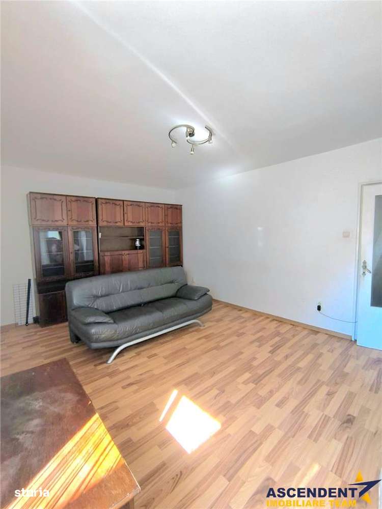 Apartament cu 2 camere, balcon mare, decomandat, mobilat, utilat, Griv - Imagine principală: 5/10