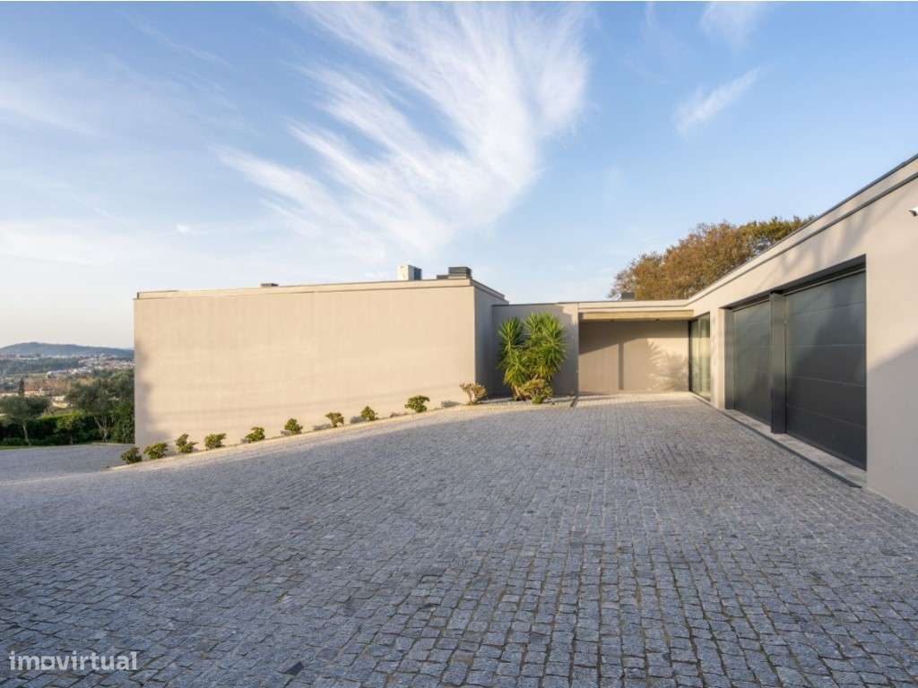 Moradia térrea V4+1 com piscina, ginásio e vistas panorâmicas sobre...-51