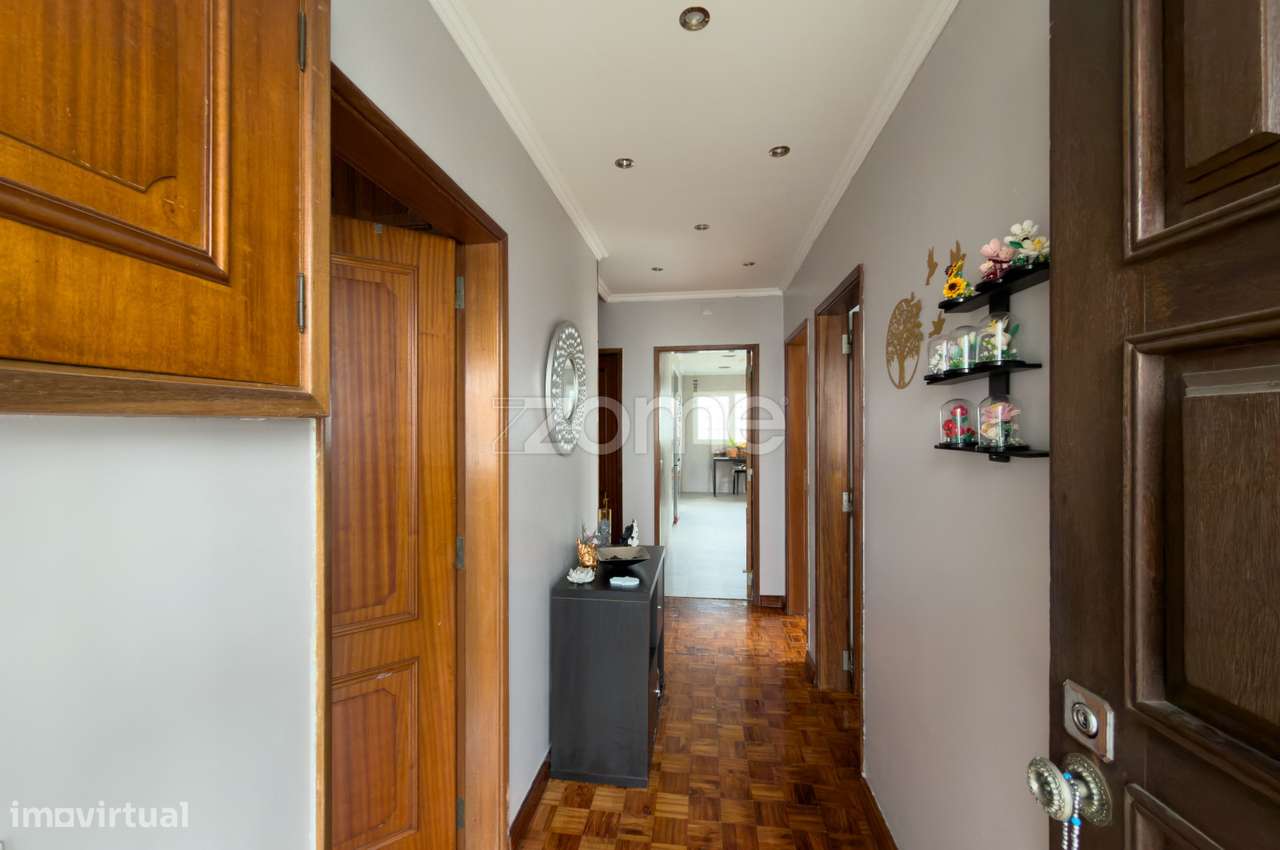 Moradia T4 c/ garagem e 435m2 de terreno - Famões-12