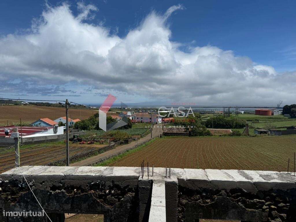 Moradia T1 com Vista Mar e Projeto Aprovado – Santa Cruz-10
