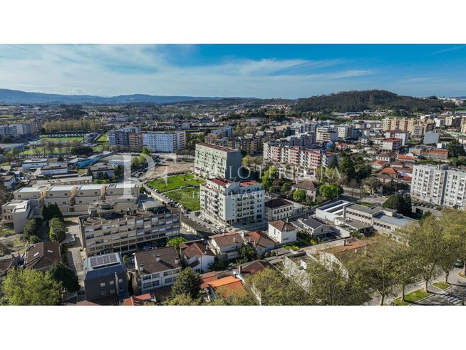 Apartamento T6 no centro de Famalicão-31