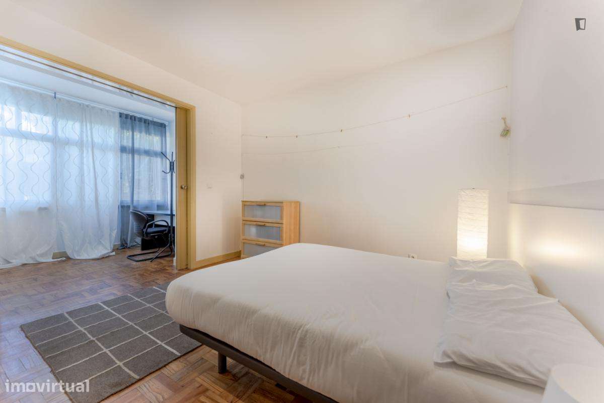 Quarto - localizado em Montes Claros Coimbra - Grande imagem: 3/11