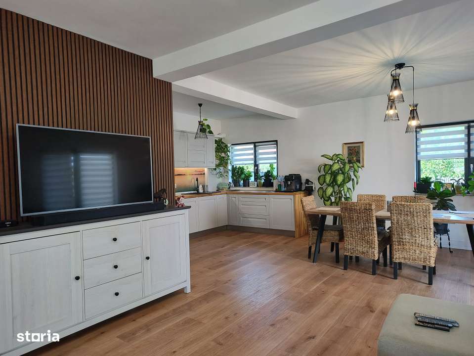 Duplex/casa cuplata, amplasat bine, corect construit, Apahida-Campenes
