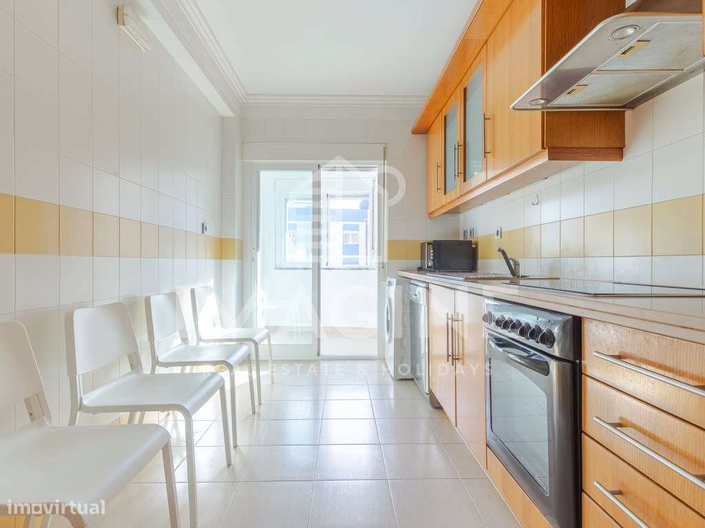 Apartamento T1 com excelentes áreas e parqueamento exterior privado...-13