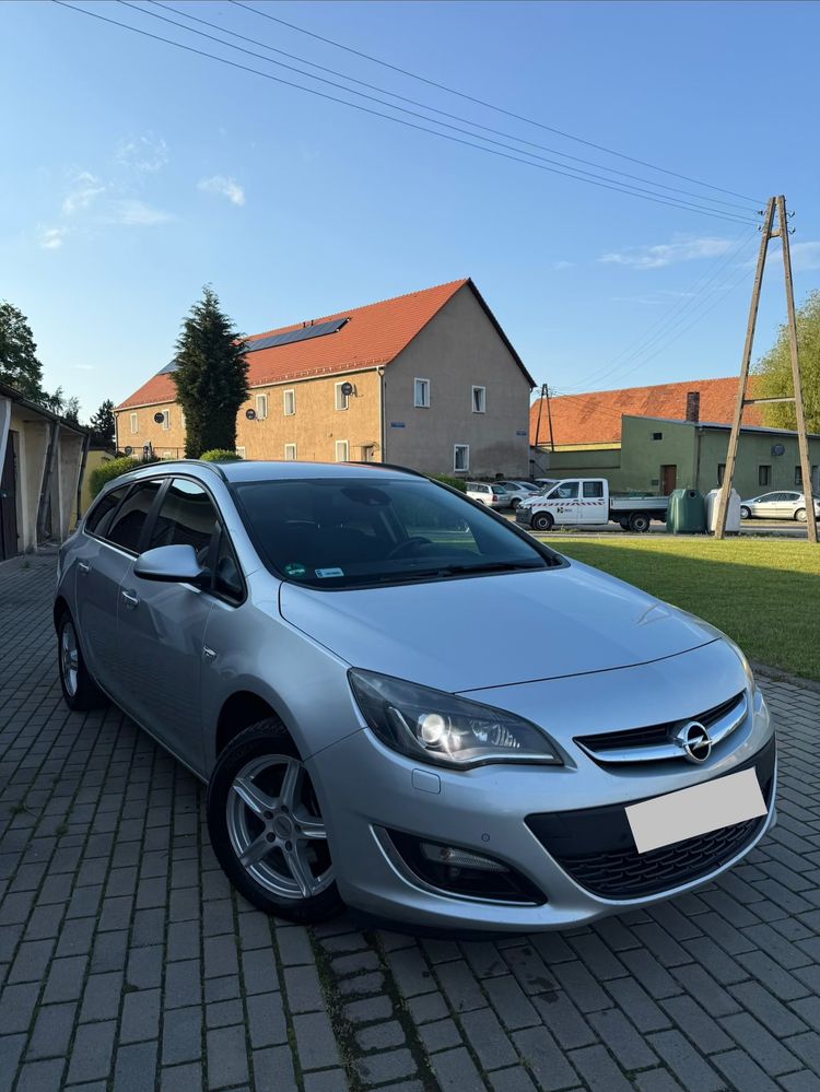 Opel Astra J 2012