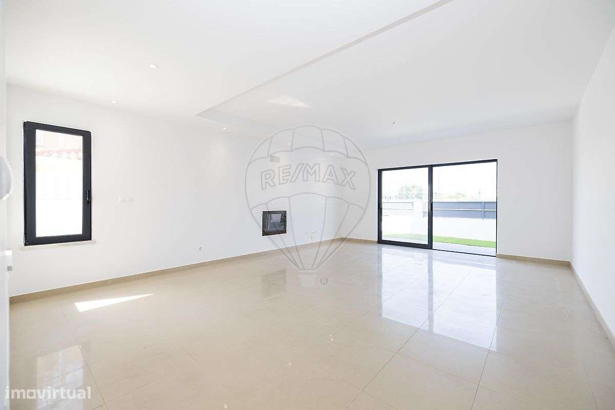 Moradia T4 para venda-5