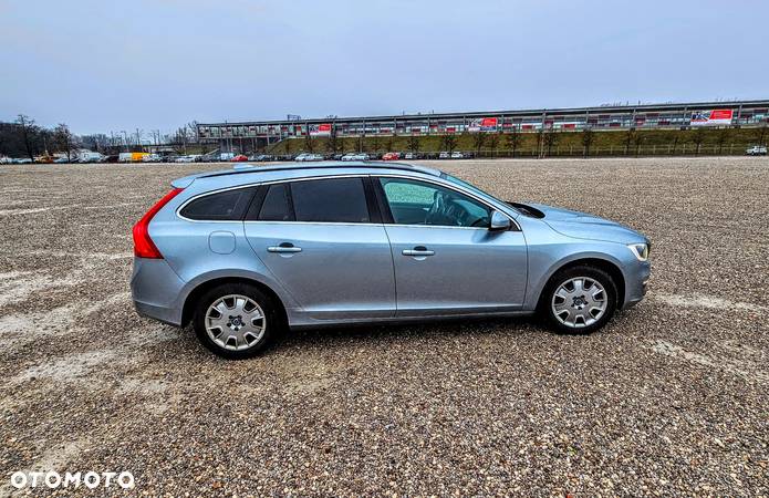 Volvo V60 D4 Geartronic Momentum - 9