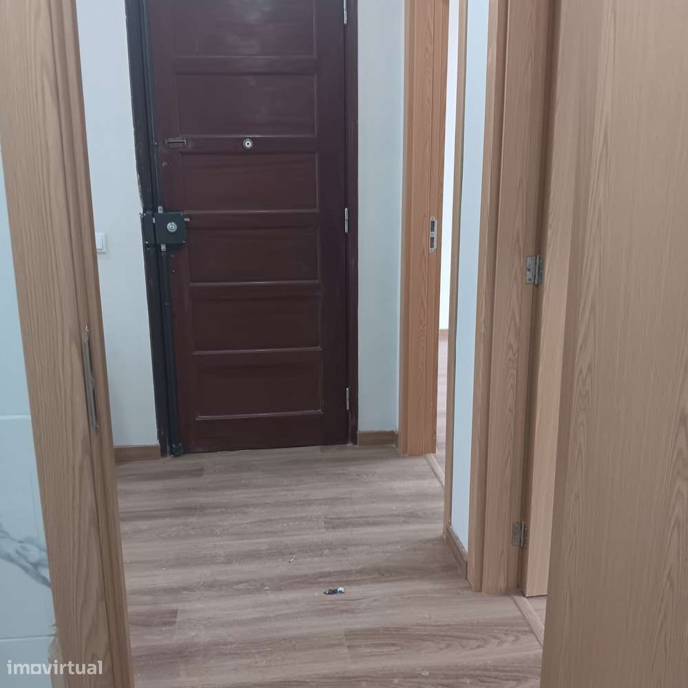 Apartamento T3, TOTALMENTE  REMODELADO, SEIXAL-17