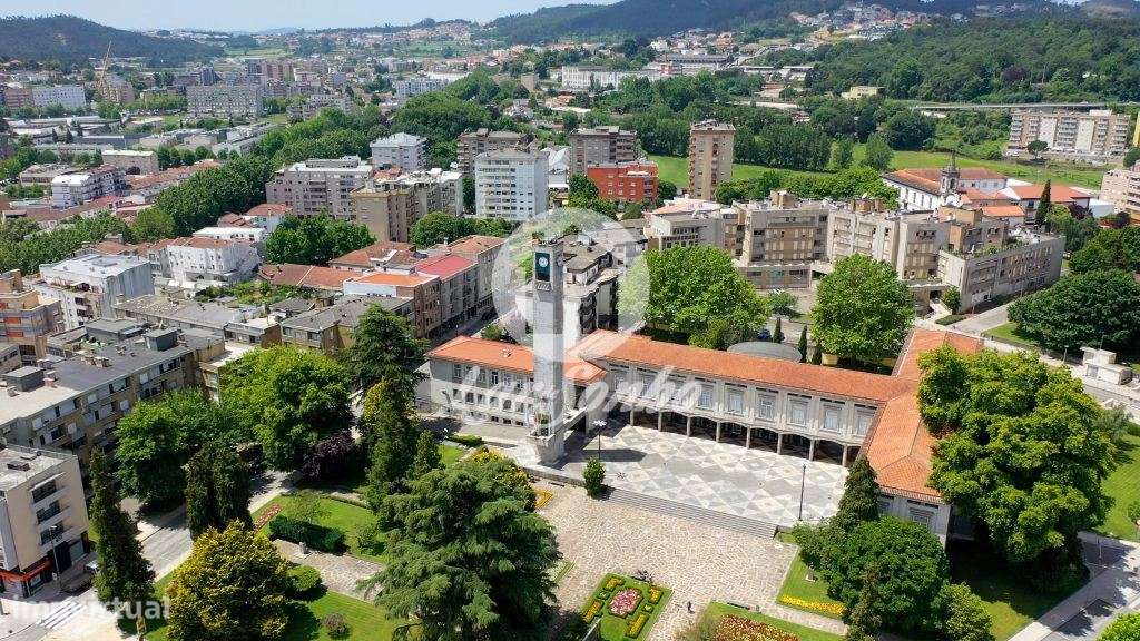 Moradia Bifamiliar  T3+T3 e Garagem para 2 carros em Vale S. Cosme ... - Grande imagem: 5/14