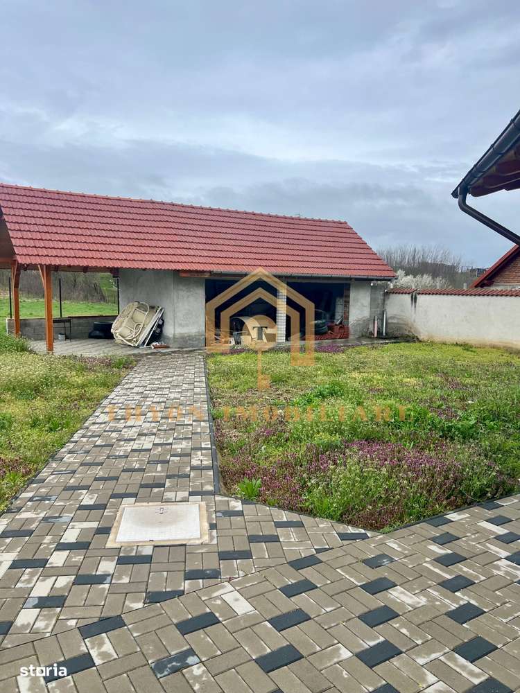 Casă modernă de vânzare în Petrești, teren generos, fotovoltaice-16