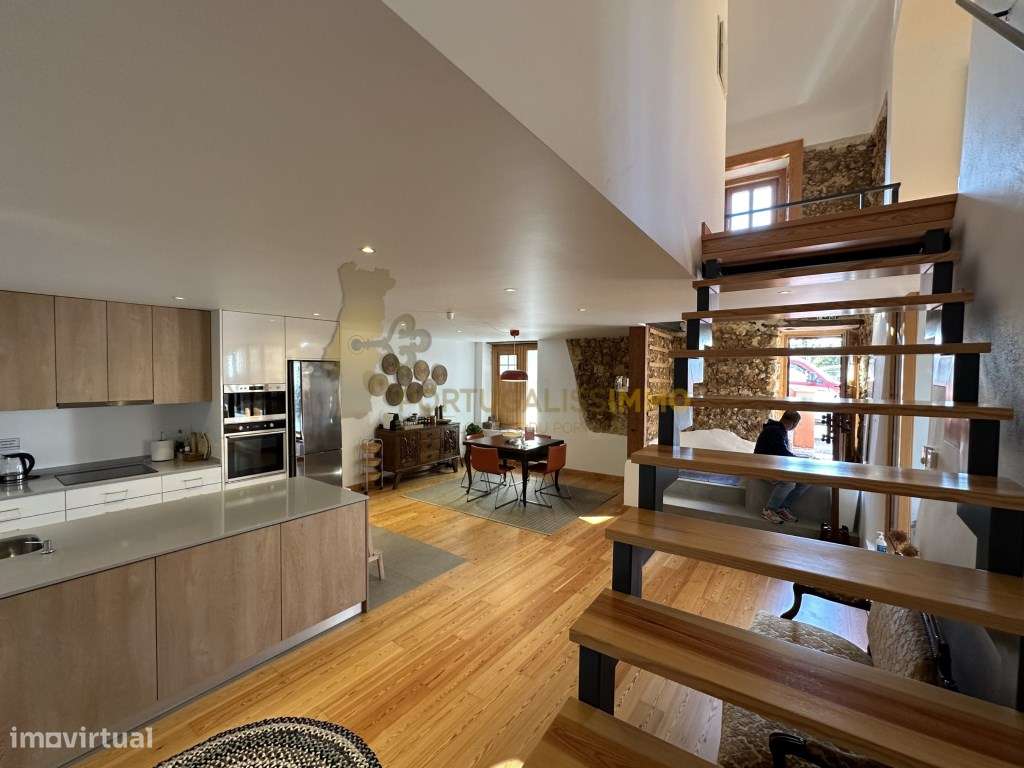 À Venda: Charmosa moradia totalmente renovada.-25