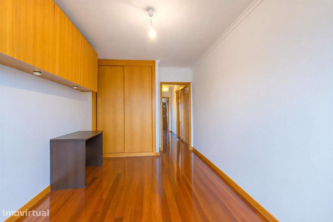 Apartamento T3 com 2 Frentes, Varandas em Vila do Conde-14