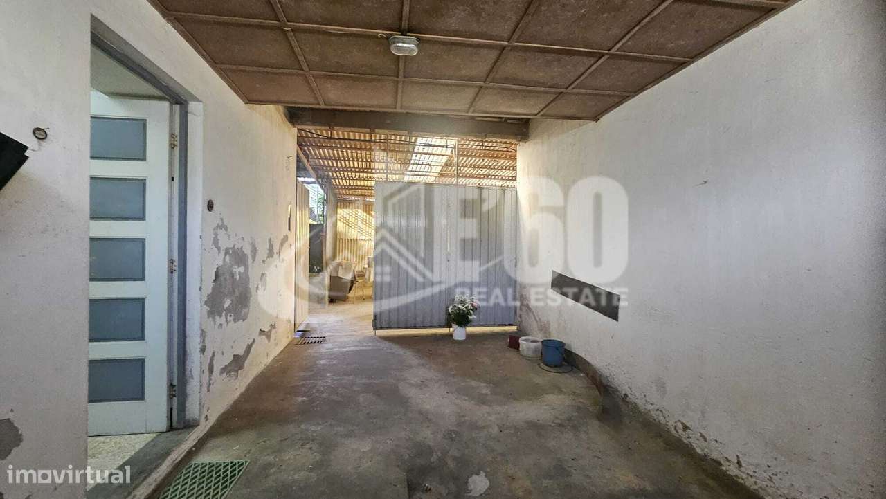 MORADIA GEMINADA COM EXELENTE POTENCIAL-3