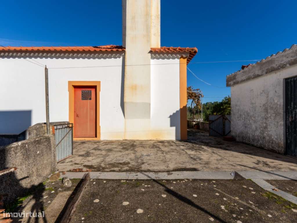 Moradia com grande potencial a 500 m da Albufeira de Castelo de Bode-30