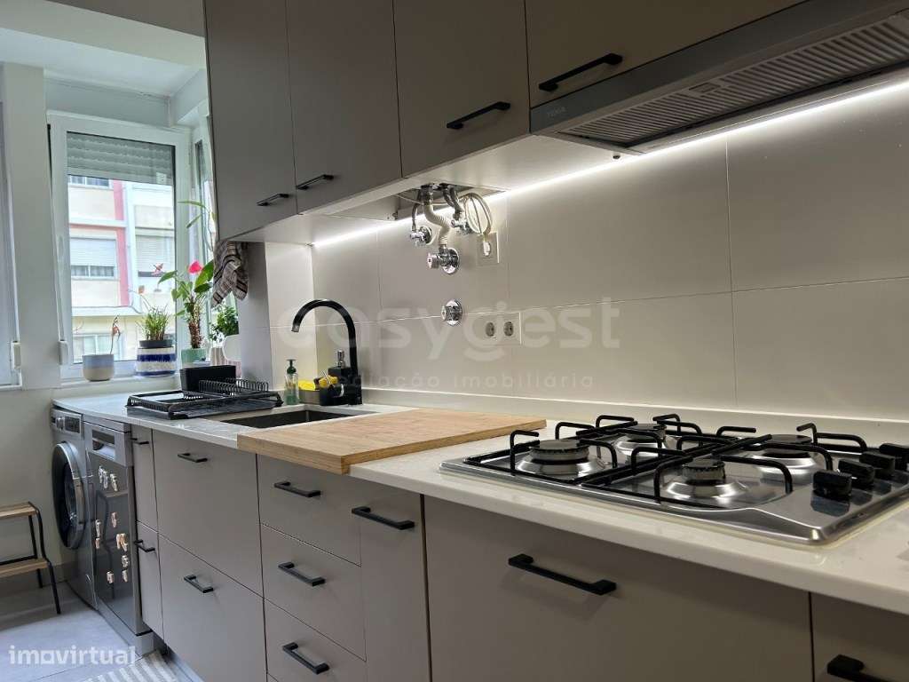 T2 em Benfica totalmente remodelado com excelentes acabamentos - Grande imagem: 4/25