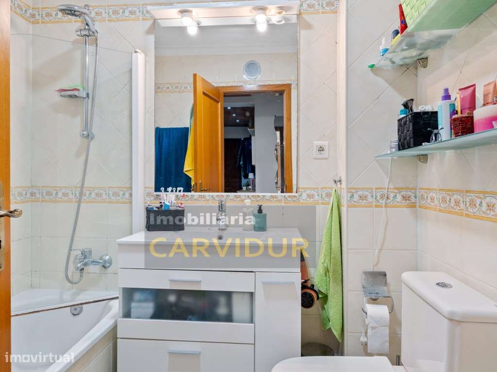 Barreiro/Vila Chã T2 com arrecadação e elevador-17