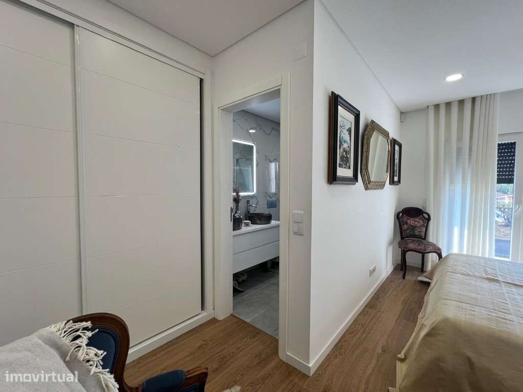 Moradia Isolada T4 Com piscina-11